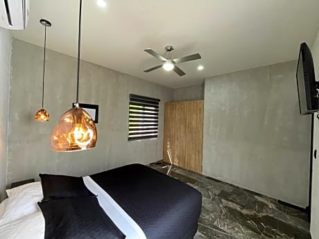 Deluxe Studio