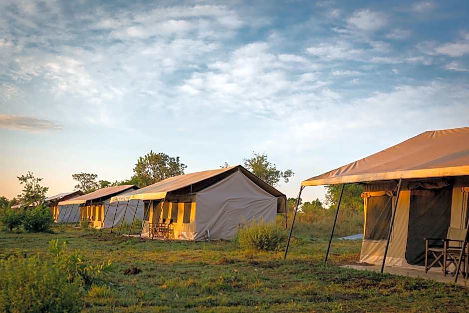 Gnu Mara River Camp