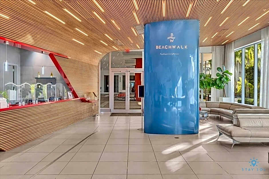 Spectacular View wBalcony Pool