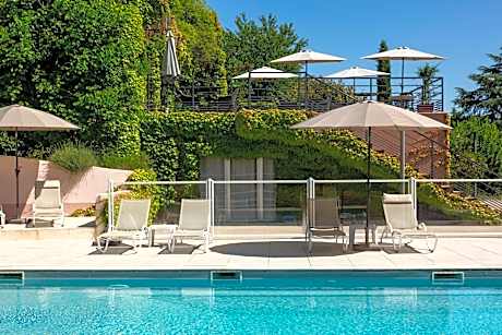 Hôtel & Résidence Lou Paradou Gréoux Les Bains