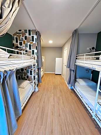 Bunk Bed in Mixed Dormitory Room