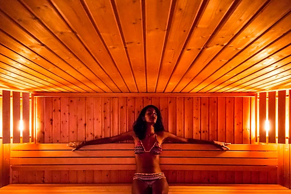 Mahogany Hotel Residence & Spa