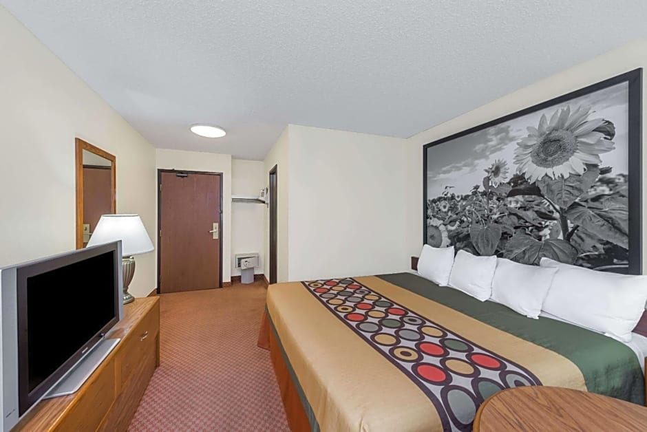 Super 8 by Wyndham Dodge City