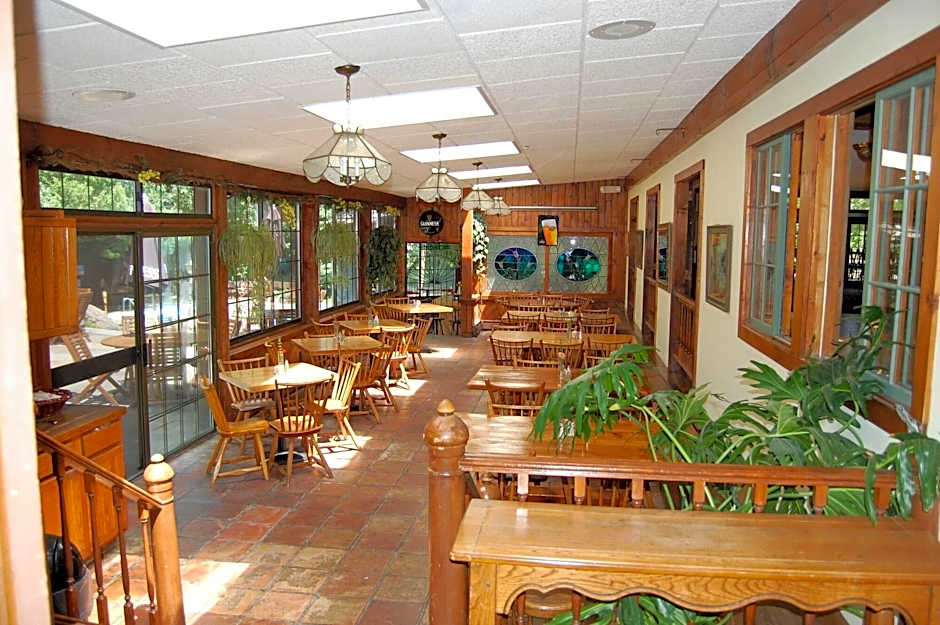 Summit Lodge