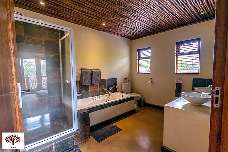 Zebula Golf and Wildlife Estate - Aardwolf Pax 10 - Moi Signature Luxury villa