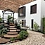 Latroupe Hotel Jardin Secret