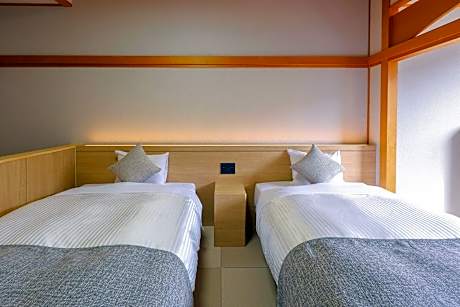 Superior Japanese-Style Twin Beds - Indoor Bath - Non-Smoking