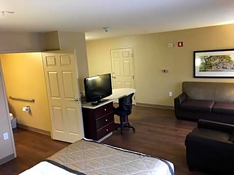 Deluxe Studio - Disability Access/Non-Smoking