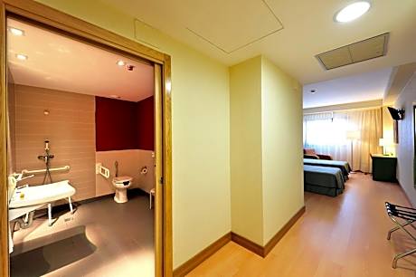 Triple Room (3 Adults)