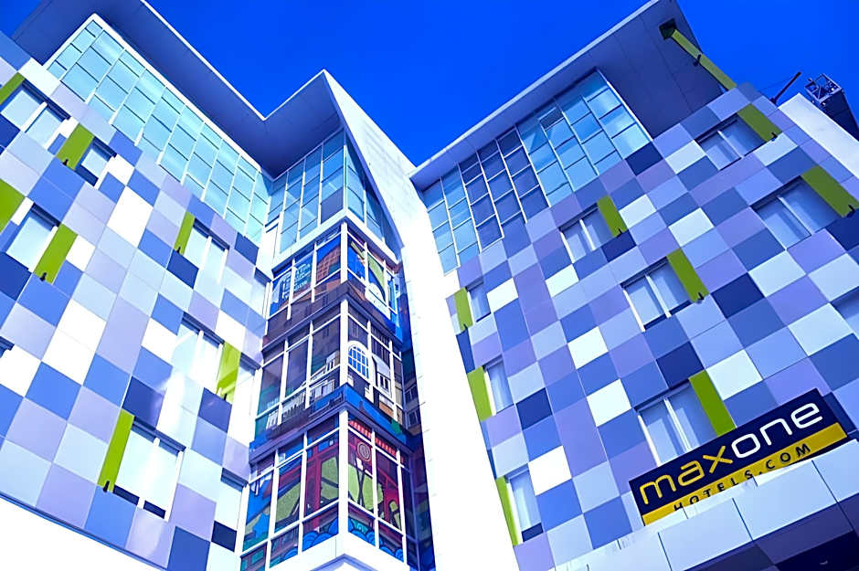 Maxonehotels At Glodok
