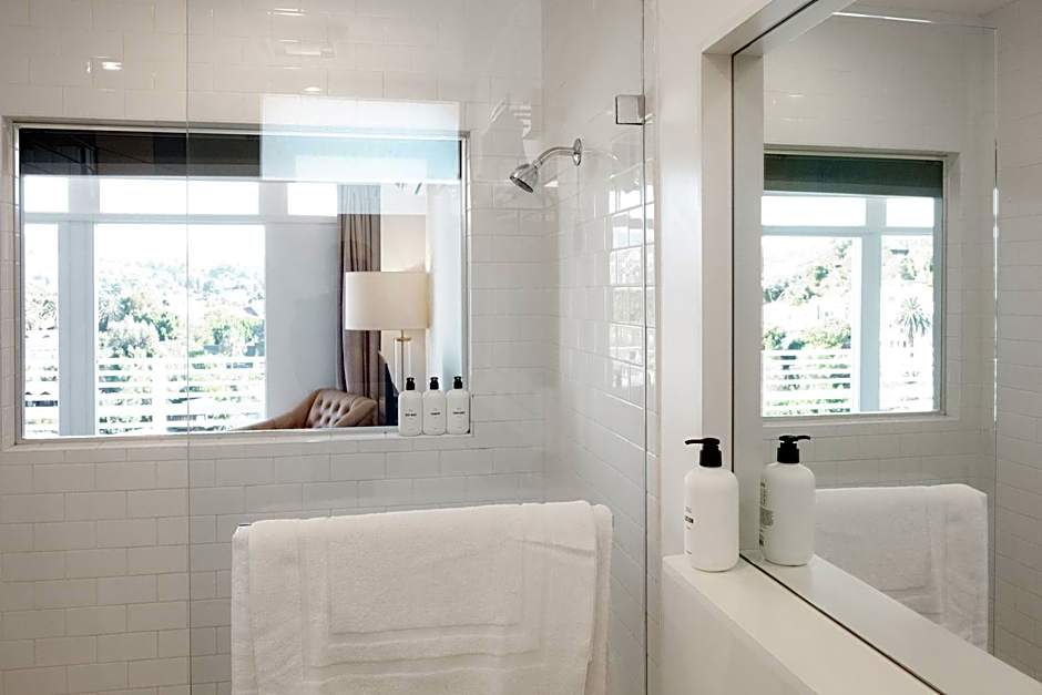 Hollywood Hills Hotel