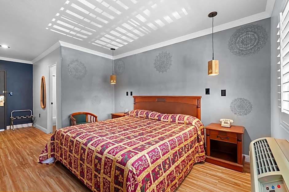Beverly Inn