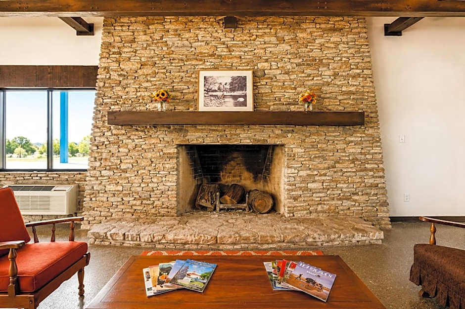 Segovia Lodge Junction TX I -10