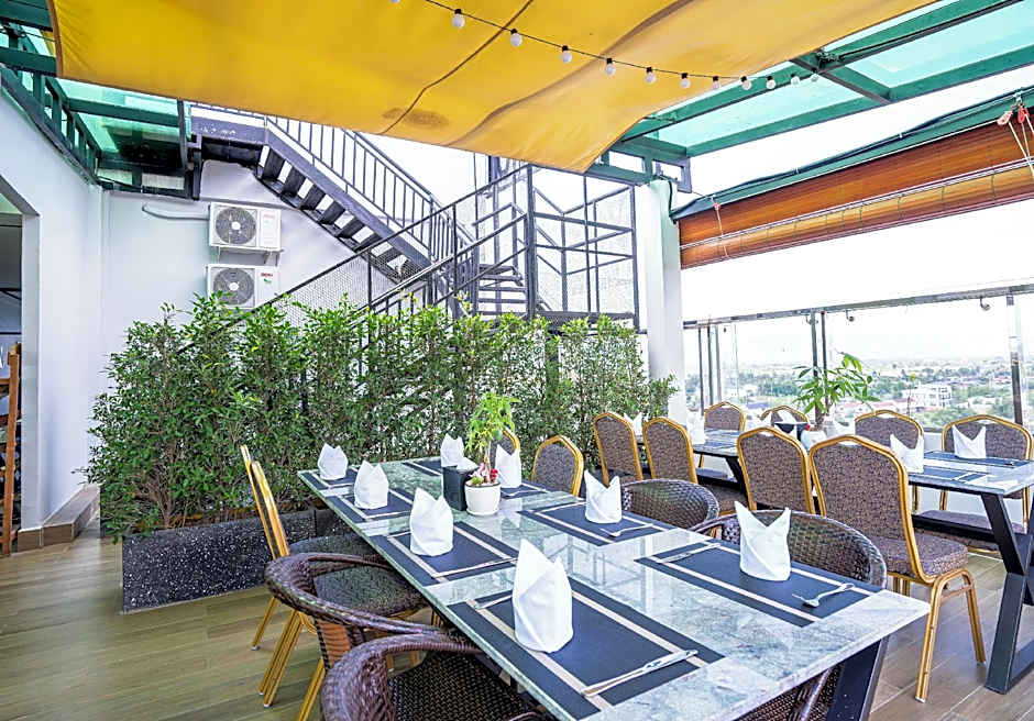 The Square Kampot Hotel