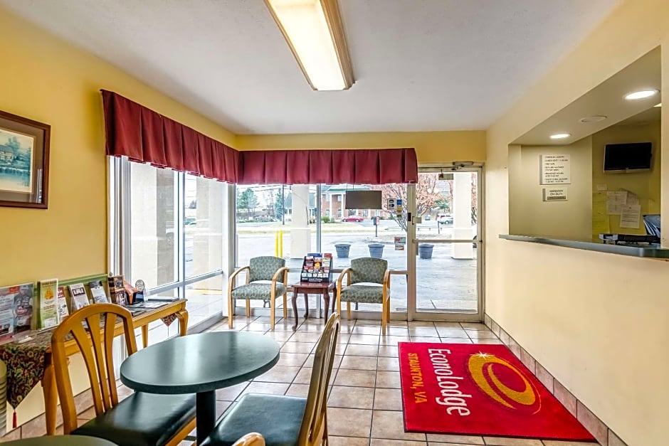 Econo Lodge East Staunton