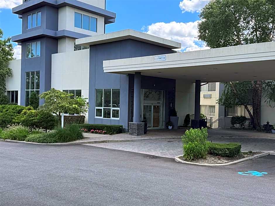 Best Western Premier Plainview-Long Island Hotel