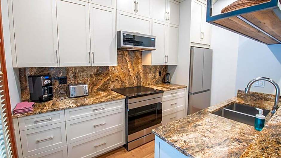 Snow Creek Lodge by Fernie Lodging Co