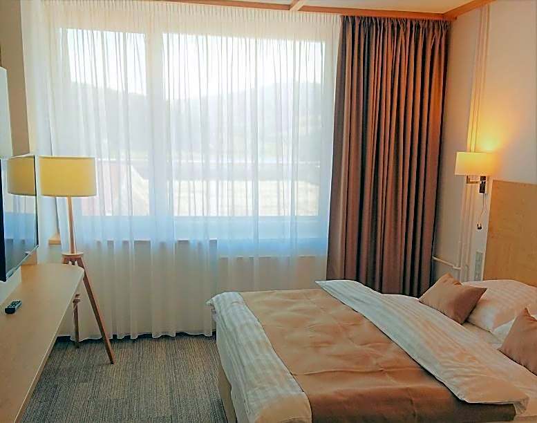 Hotel Adamantino
