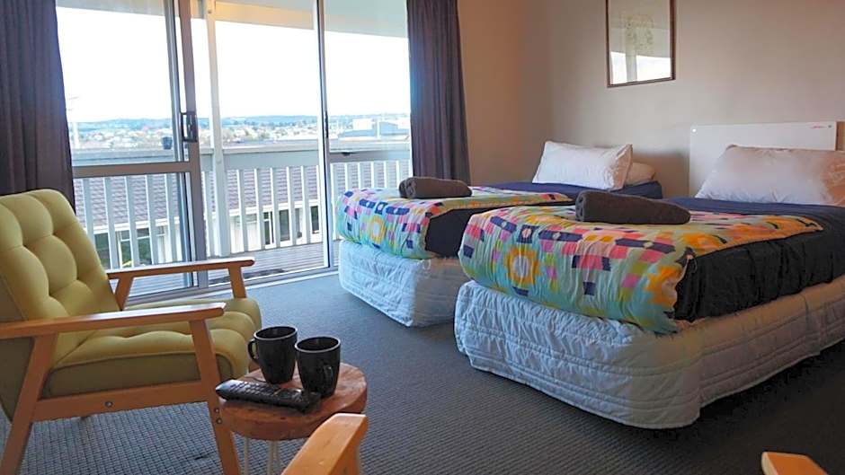 Finlay Jack's Backpackers