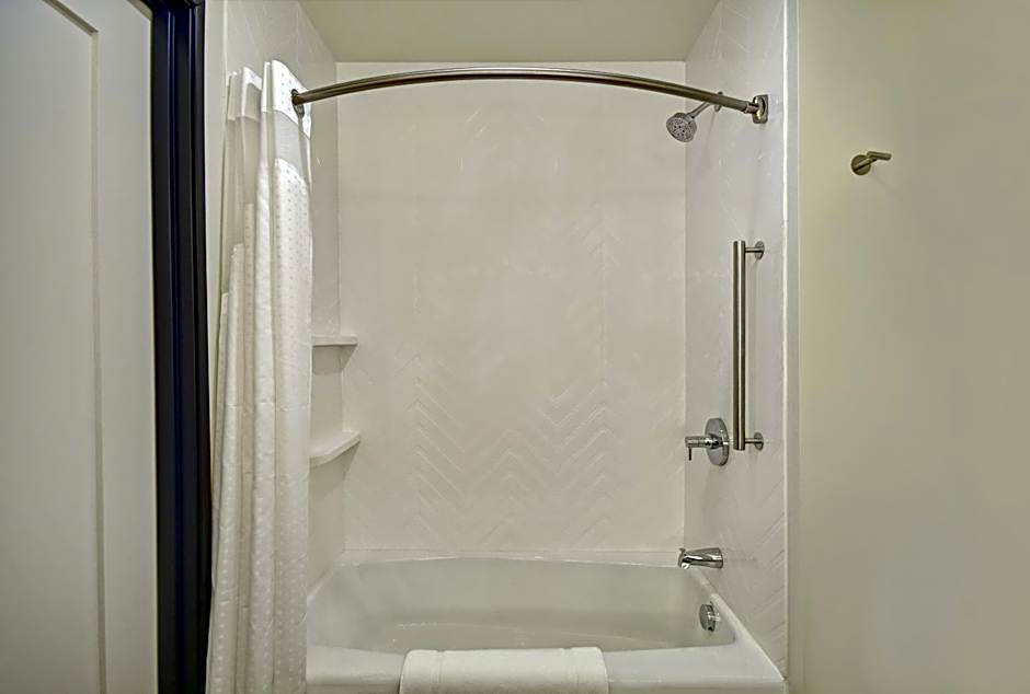 Holiday Inn Grand Rapids North By IHG