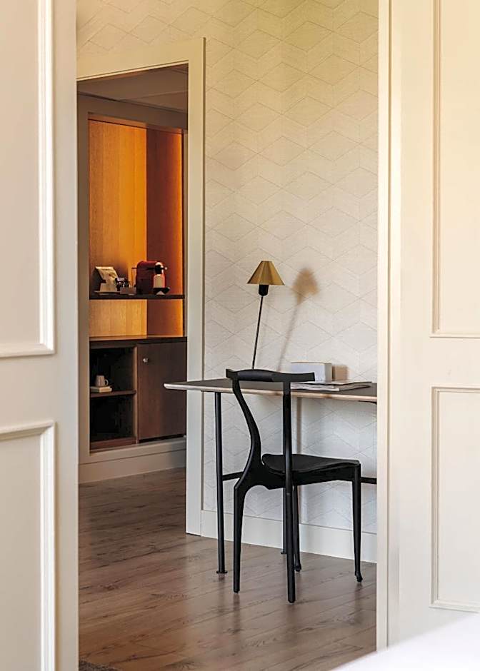 Gallery Hotel
