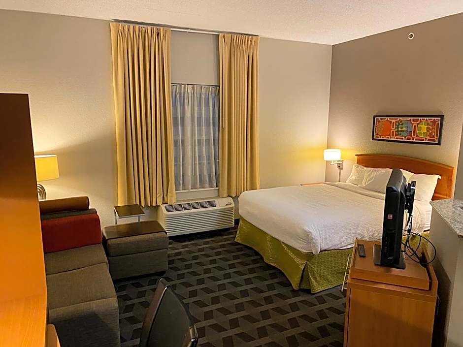 MainStay Suites Middleburg Heights Cleveland Airport