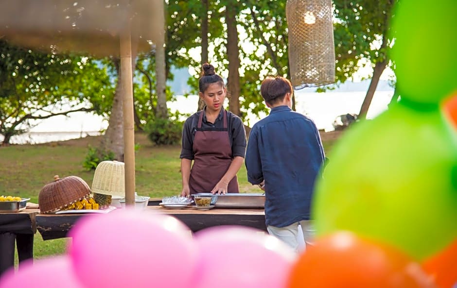 Villa Thalanena By The Beach