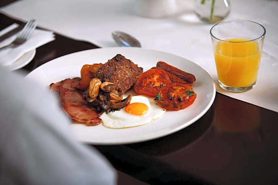 Horse & Jockey Hotel