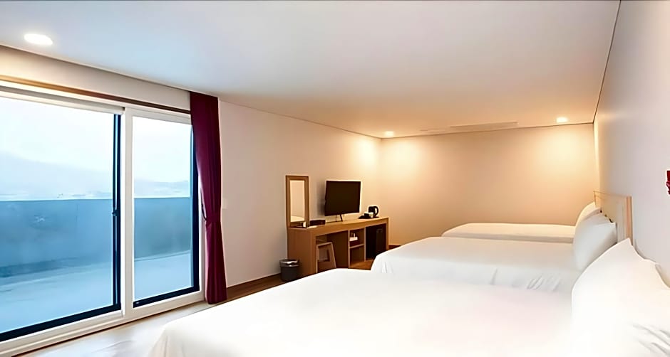HOTEL52