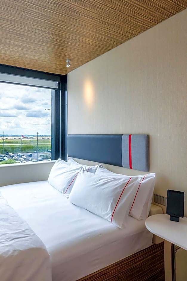 citizenM Paris Charles de Gaulle Airport