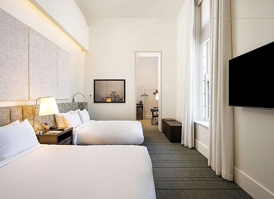 The Richardson Hotel