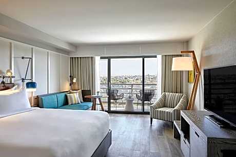 Balcony King Room with Golf View