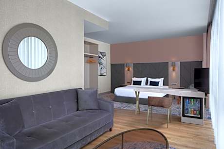 King Suite with Sofa Bed