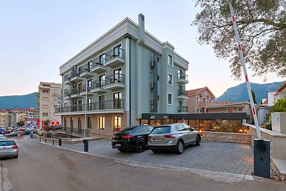 Hotel Diplomat by Aycon