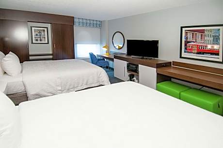 2 Qn Beds W/ Fridge/ Microwave Nonsmok