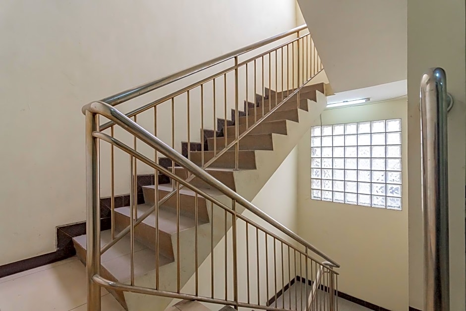 Grand Kembar Hotel Mitra RedDoorz