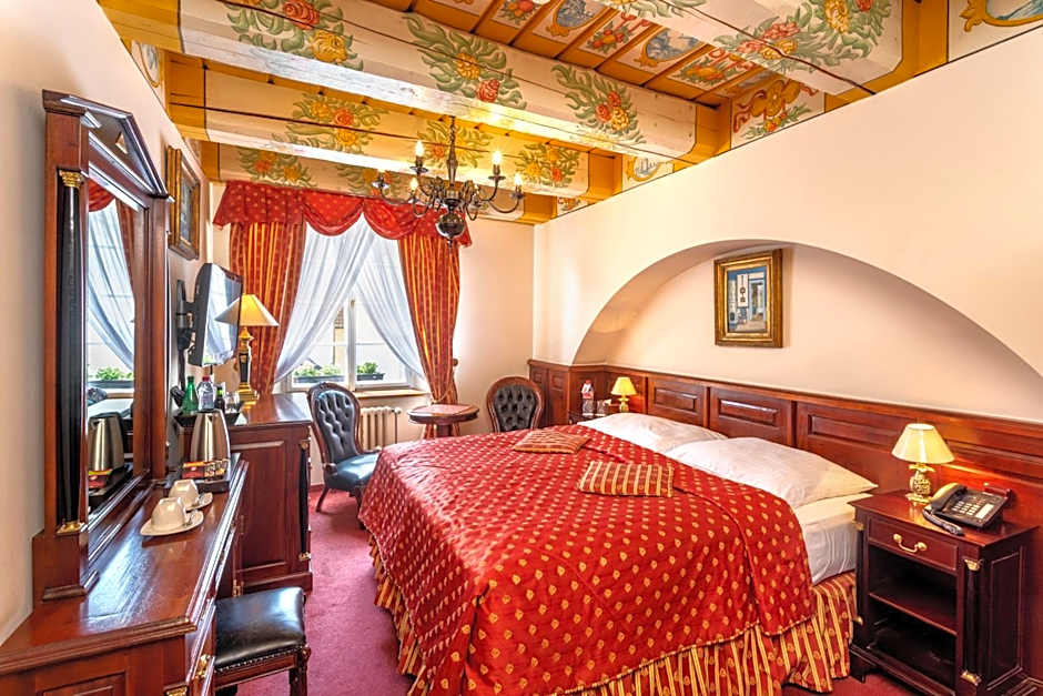 Photo 1 of 18 of Double Room
