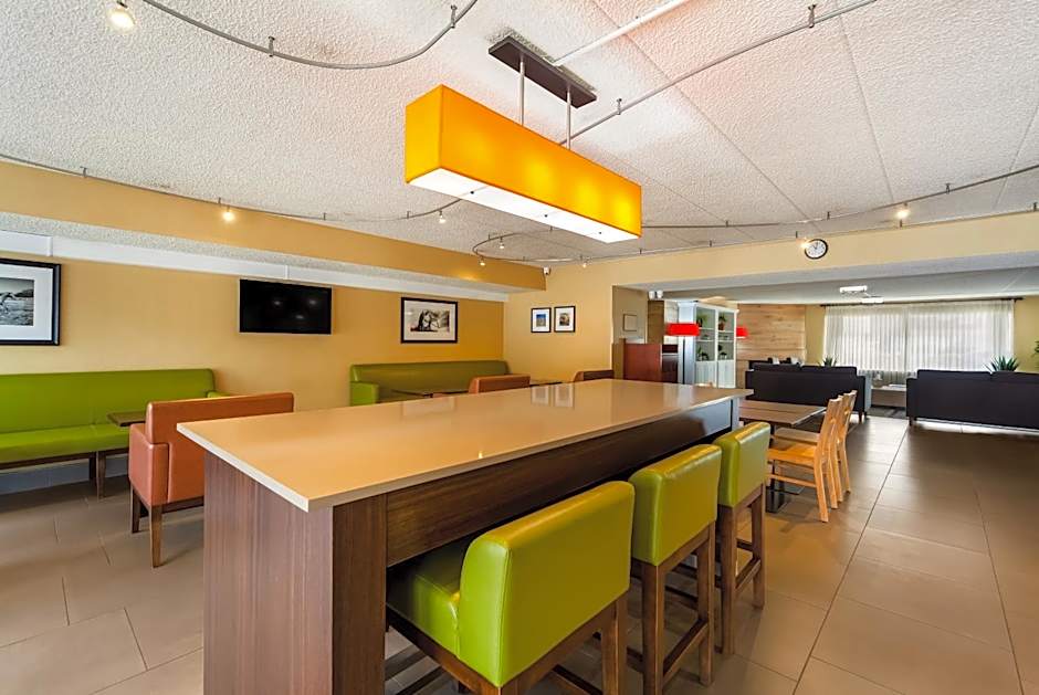Wingate by Wyndham Lincoln Airport East