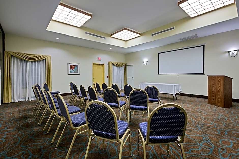 La Quinta Inn & Suites by Wyndham Houston New Caney