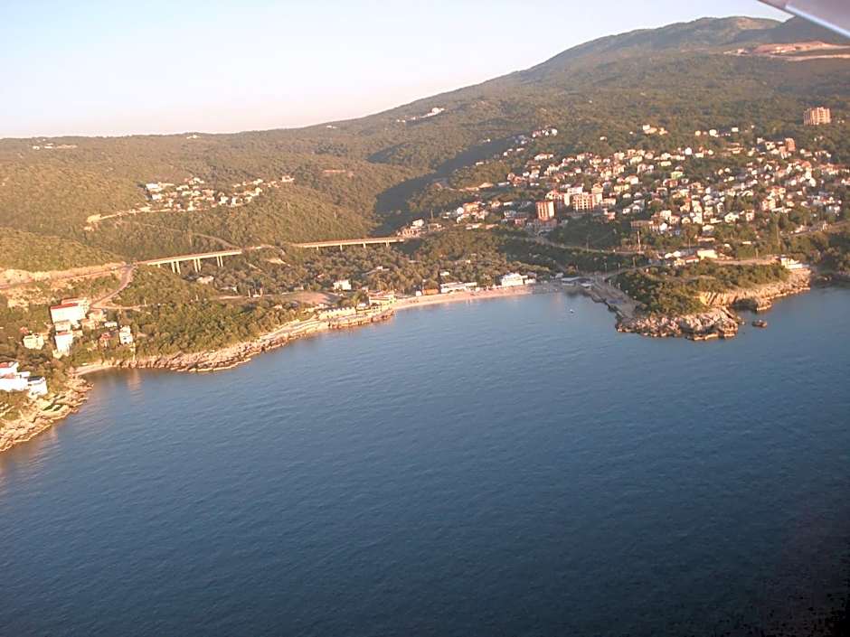 President Bungalows and Apartments