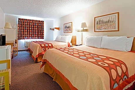 2 Queen Beds Efficiency Non-Smoking