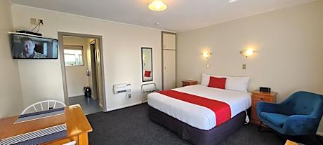 Studio with Spa Bath