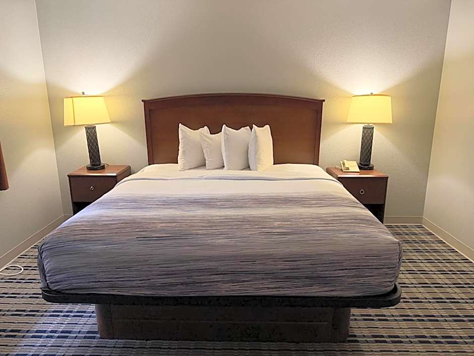 AmericInn by Wyndham Kearney