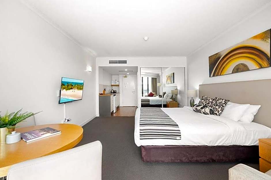 Central Cosmo Apartment Hotel