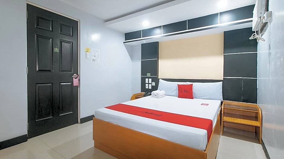 RedDoorz at Ranchotel Alabang