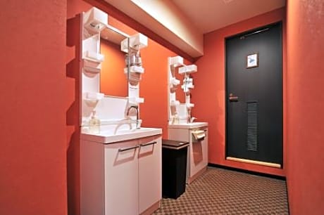 Quadruple Room with Private Bathroom