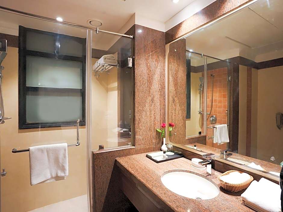 Leisure Inn Grand Chanakya