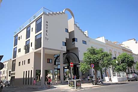 Hotel Fly