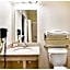 OYO Townhouse Clute Lake Jackson