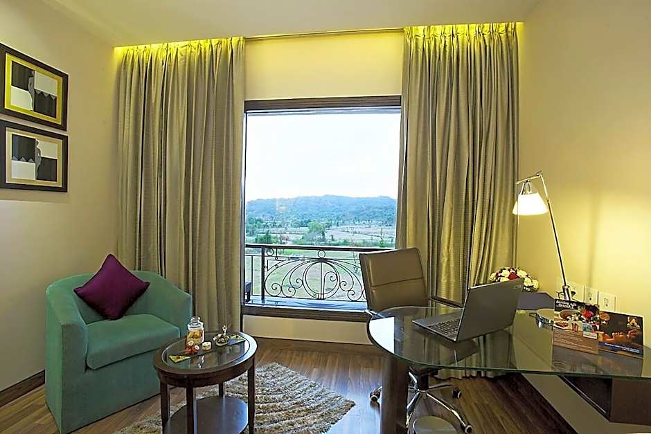 Golden Tulip Chandigarh - Panchkula